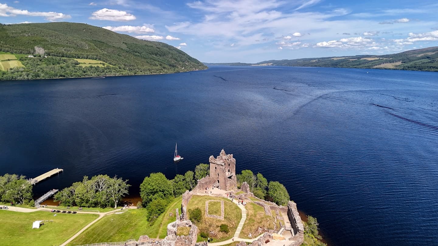 Bootsfahrt auf dem Loch Ness thumbnail